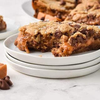 Salted Caramel Chocolate Chip Cookie Bars