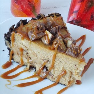 snickers peanut butter cheesecake