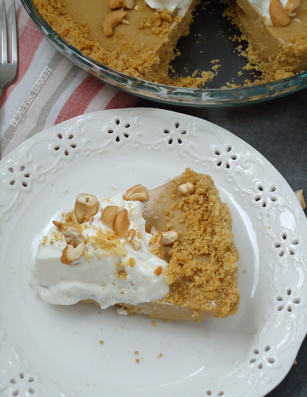 Butterscotch pie with curry crust