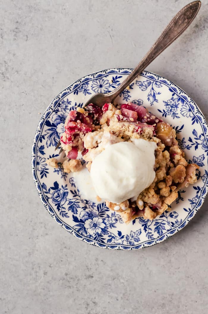  A beautiful holiday cranberry ginger pear pie with tender pears, tart cranberries and spicy ginger that warms you up on those cold winter days!