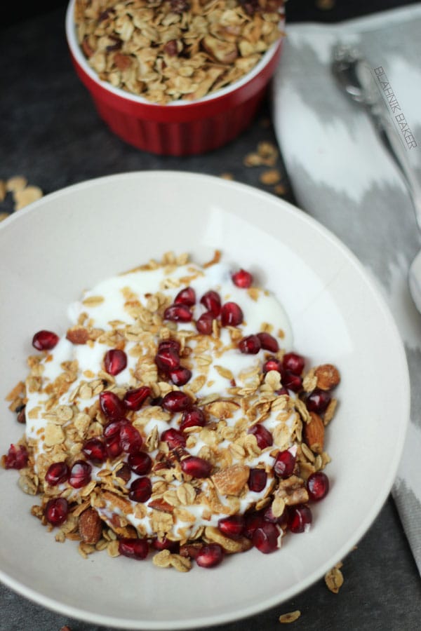  Crunchy, hearty and delicious coconut almond granola to start off the year on the right foot!