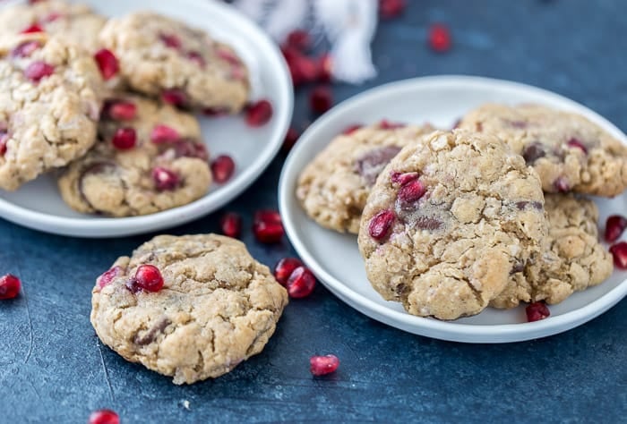 These vanilla pomegranate oatmeal cookies are chunky, chewy and totally crunchy! This easy cookie recipe is perfect for Christmas cookie exchanges.