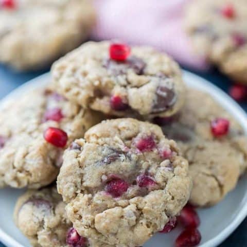 These vanilla pomegranate oatmeal cookies are chunky, chewy and totally crunchy! This easy cookie recipe is perfect for Christmas cookie exchanges.