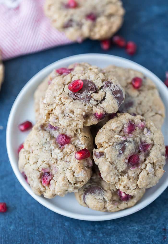 These vanilla pomegranate oatmeal cookies are chunky, chewy and totally crunchy! This easy cookie recipe is perfect for Christmas cookie exchanges.