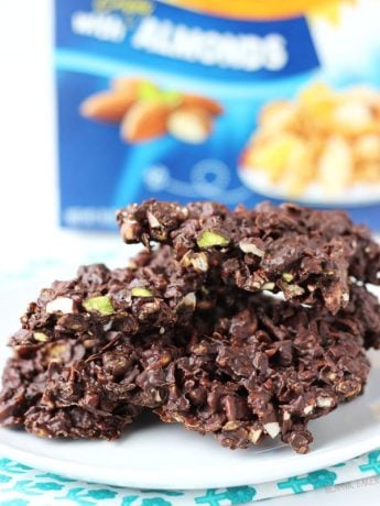 Chocolate cereal and nut crisps