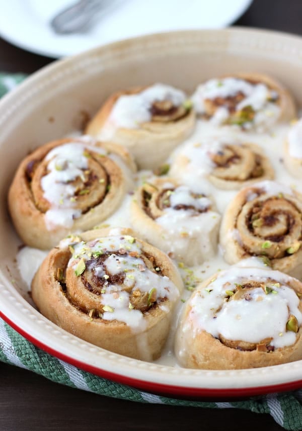 https://aclassictwist.com/wp-content/uploads/2014/02/Guinness-sweet-rolls_2.jpg