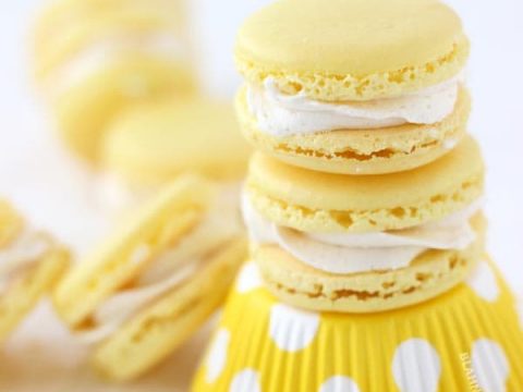 https://aclassictwist.com/wp-content/uploads/2014/03/lemon-macarons_6-480x360.jpg