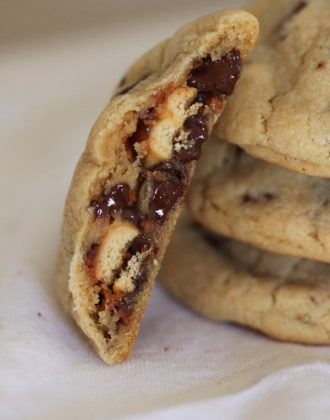 Samoa_Stuffed_Chocolate_Chip_Cookies_