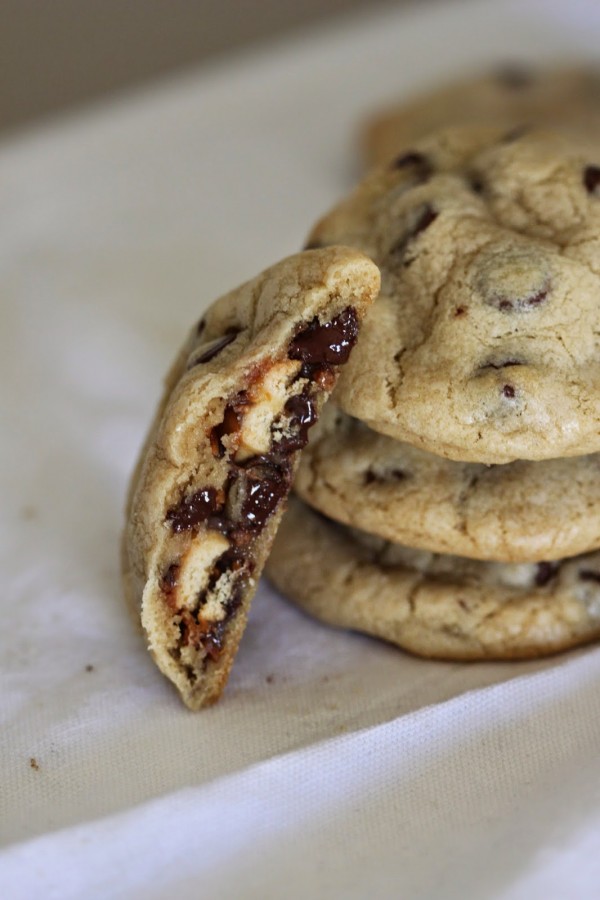 Samoa_Stuffed_Chocolate_Chip_Cookies_