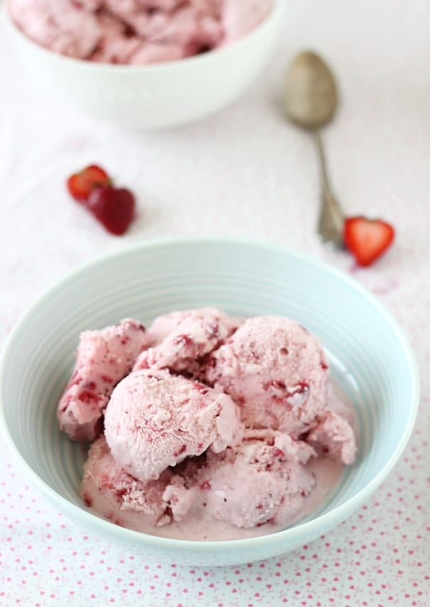 Strawberry Lavender Frozen Yogurt