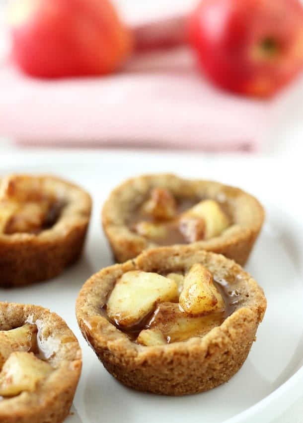 Caramel Apple Pie Cookie Cups - it's a cookie and an apple pie!