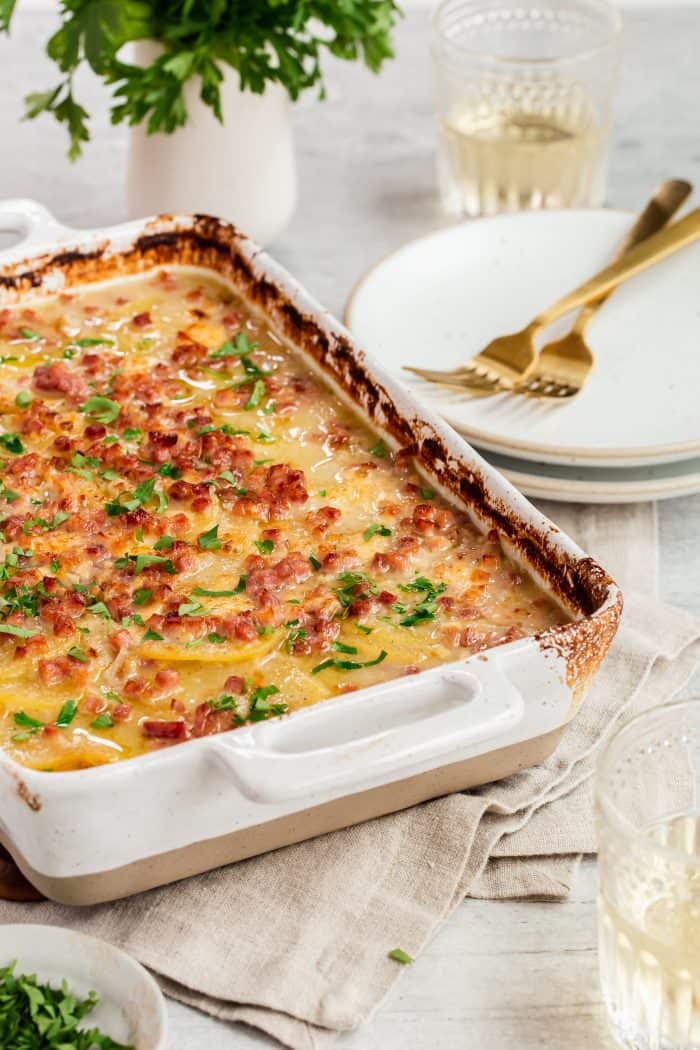 https://aclassictwist.com/wp-content/uploads/2014/11/Grandpas-Scalloped-Potatoes_4-700x1050.jpg