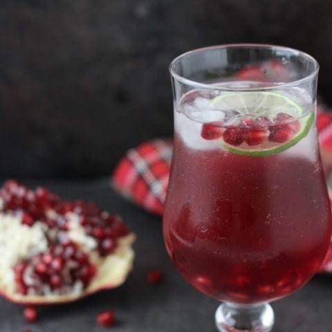 Ring in the holiday season with these pomegranate sparklers!