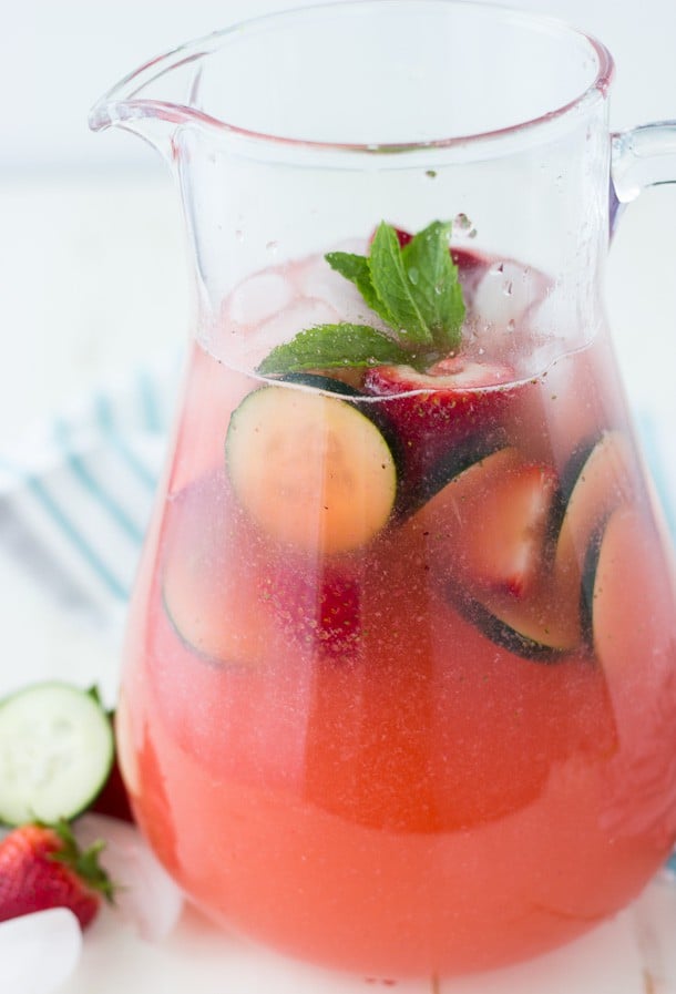 Strawberry Cucumber Limeade- a refreshing sparkling limeade perfect for any summer picnic