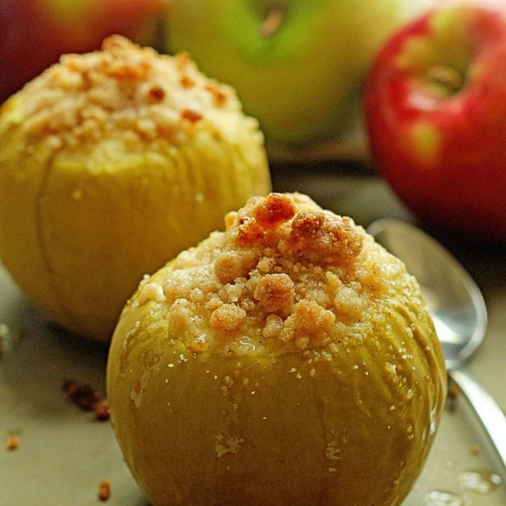 Baked Crumble Apples