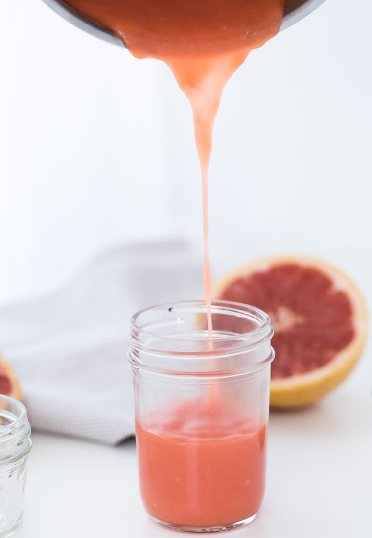 A simple and sweet homemade grapefruit tart recipe that is easy to make. Use the grapefruit curd to as pie filling, toppings and macaron filling.