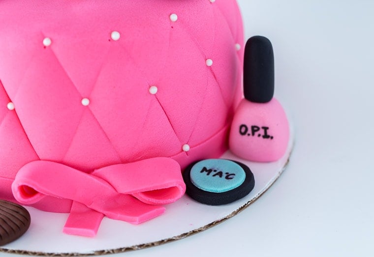 An easy, beautiful and chic Makeup Cake with step-by-step directions. 