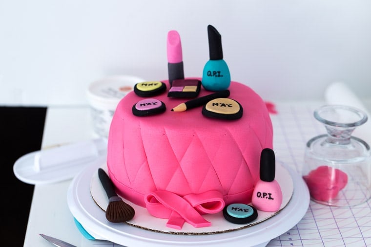 Makeup Cake A Classic Twist