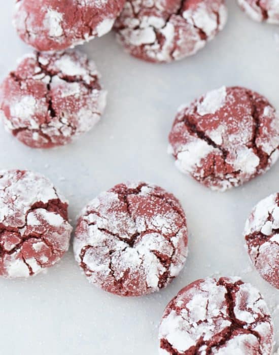 These red velvet crinkle cookies are soft, cake-like vanilla cookies with hints of chocolate and that amazing red velvet flavor.