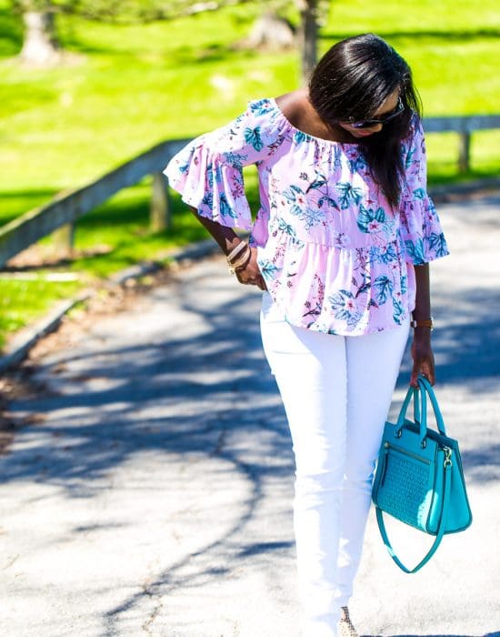 how to wear an off the shoulder top with skinny jeans and still love your shoulders.
