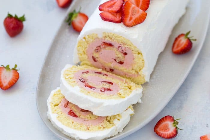 strawberry roll cake