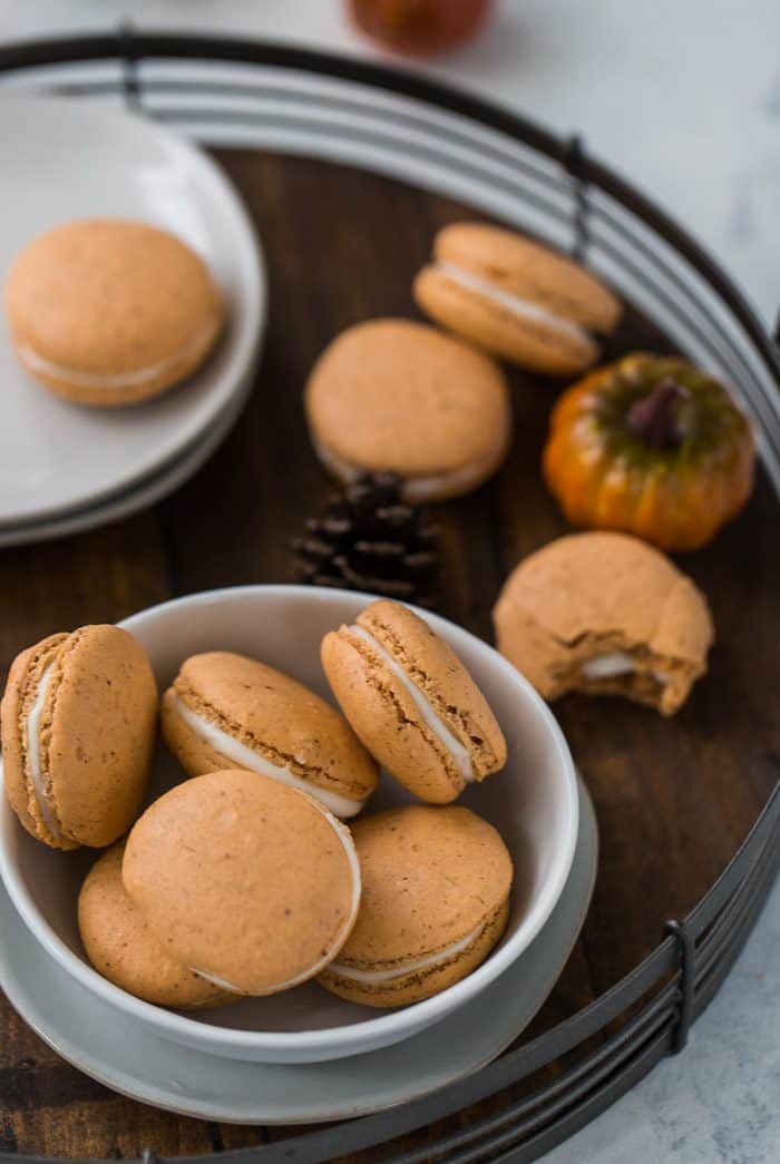 Pumpkin spice latte macarons are here to accompany your pumpkin spice latte this fall! pumpkin spice latte macarons