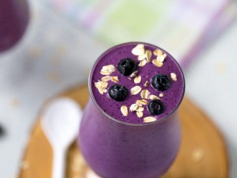 Blueberry Oatmeal Smoothie - A Classic Twist