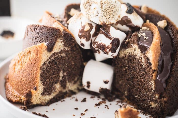 https://aclassictwist.com/wp-content/uploads/2019/08/Smores-Bundt-Cake-5-700x467.jpg