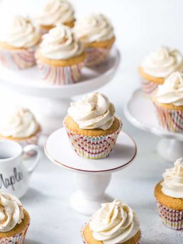 Cinnamon Cupcakes with Maple Frosting
