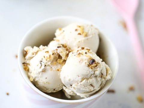 https://aclassictwist.com/wp-content/uploads/2020/07/Banana-Walnut-Cheesecake-Ice-Cream-3-480x360.jpg