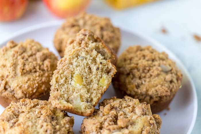 apple crumble muffins