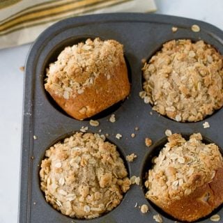 Apple Muffins with Oatmeal Topping 