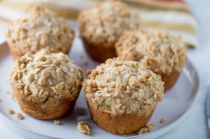 Apple Muffins with Oatmeal Topping 