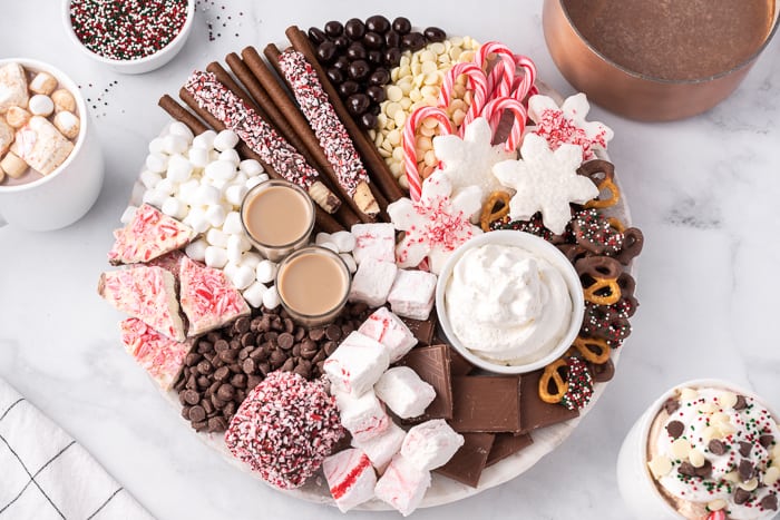 https://aclassictwist.com/wp-content/uploads/2020/12/Hot-Chocolate-Charcuterie-Board-2.jpg