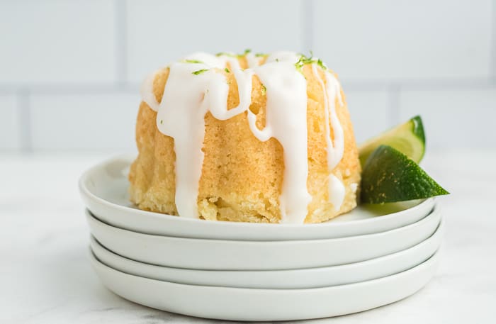 https://aclassictwist.com/wp-content/uploads/2021/03/Mini-Pineapple-Lime-Mojito-Cakes-15.jpg