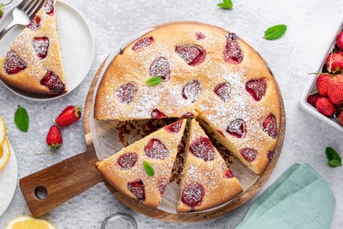 Fresh Strawberry Cake - A Classic Twist