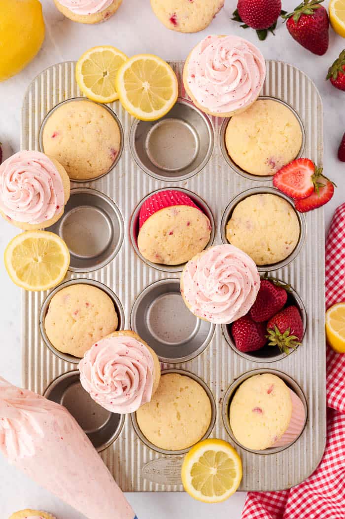 strawberry lemonade cupcakes