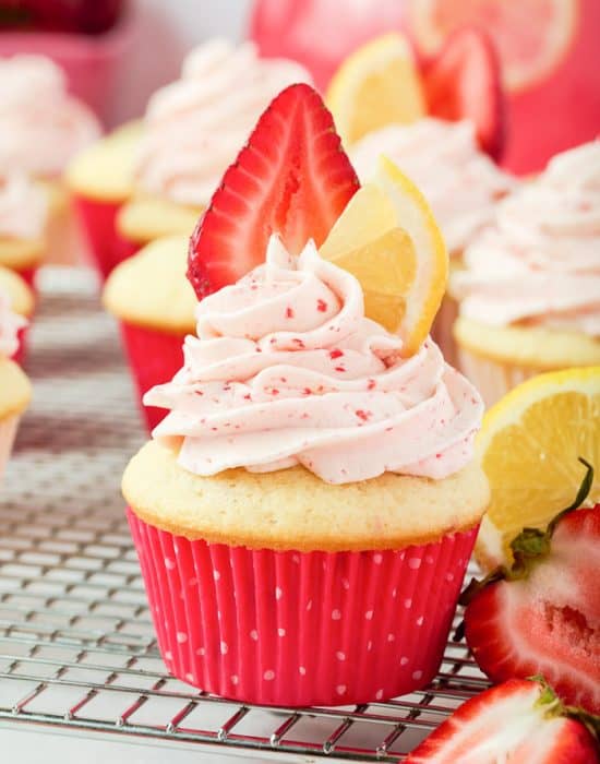 strawberry lemonade cupcakes