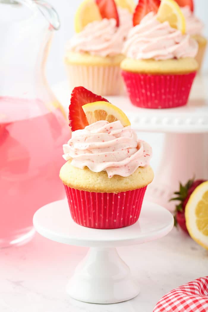 strawberry lemonade cupcakes