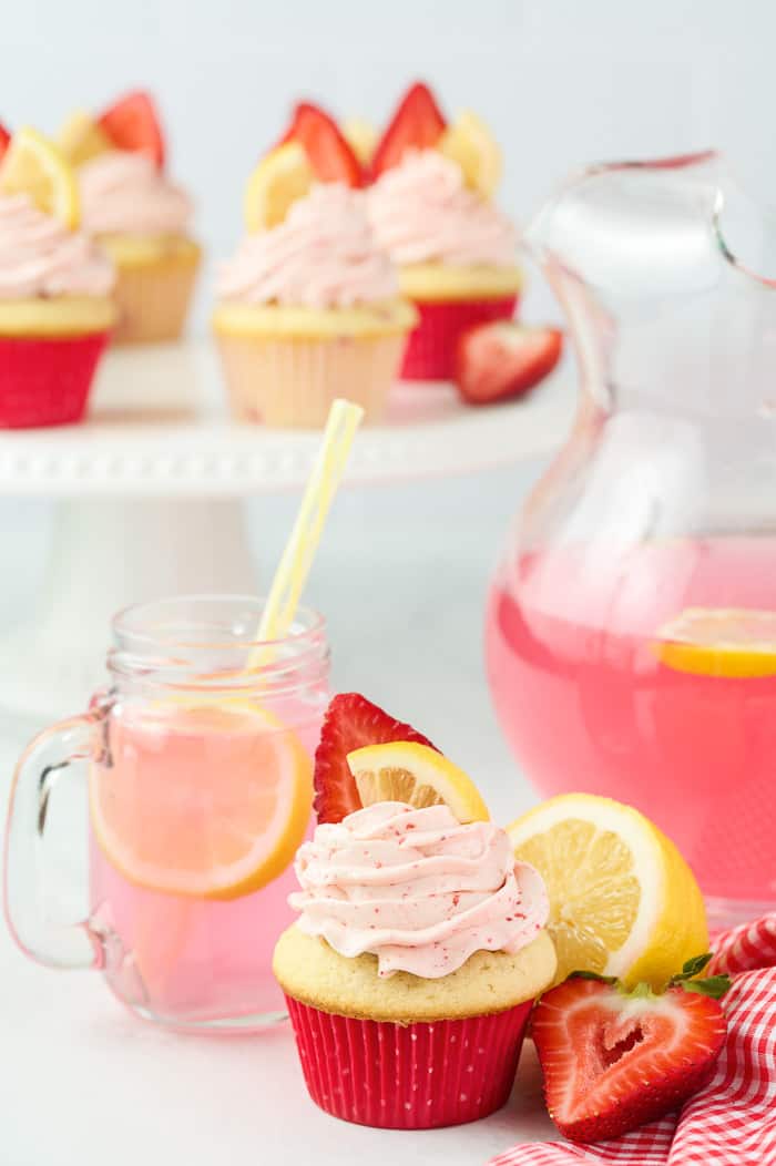 strawberry lemonade cupcakes