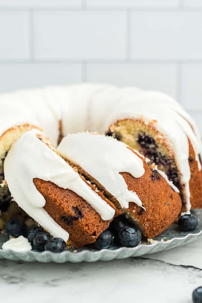 This beautiful Weeping Willow I shared with my co-workers. A lemon  Blueberry/lemon glaze bundt cake baked in a Nordic Ware Brilliance Bundt Pan.  : r/Baking