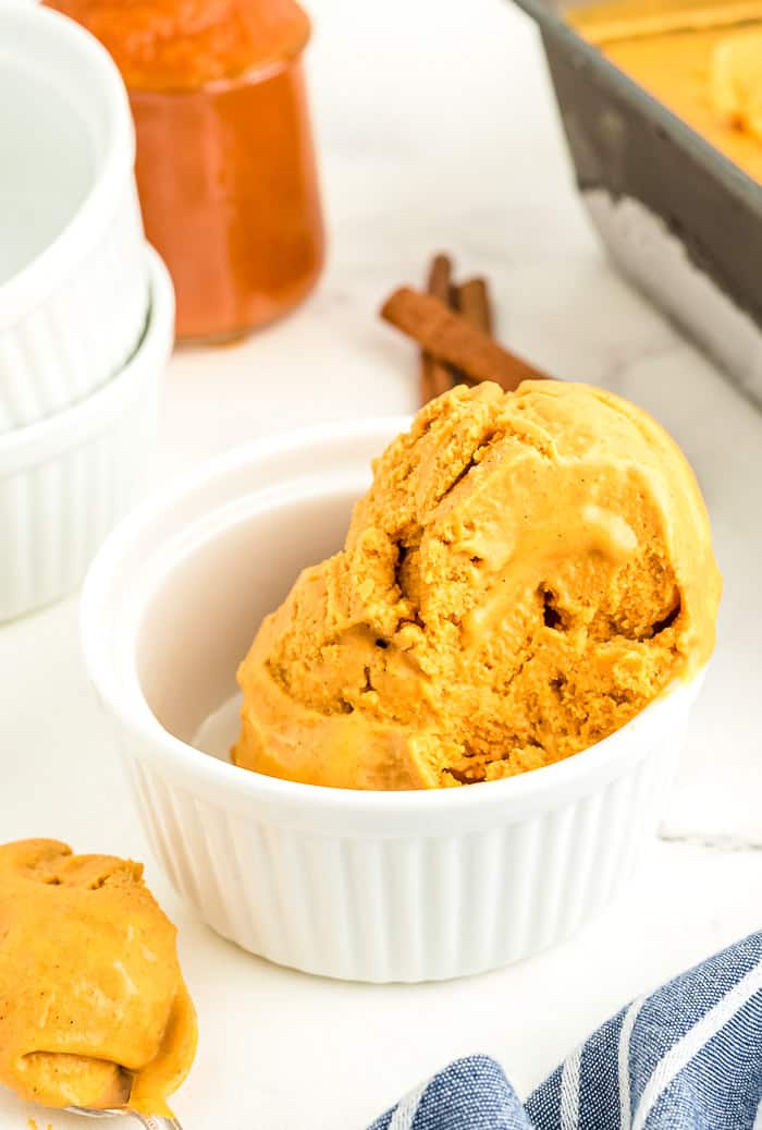 Pumpkin Spice Cheesecake Ice Cream