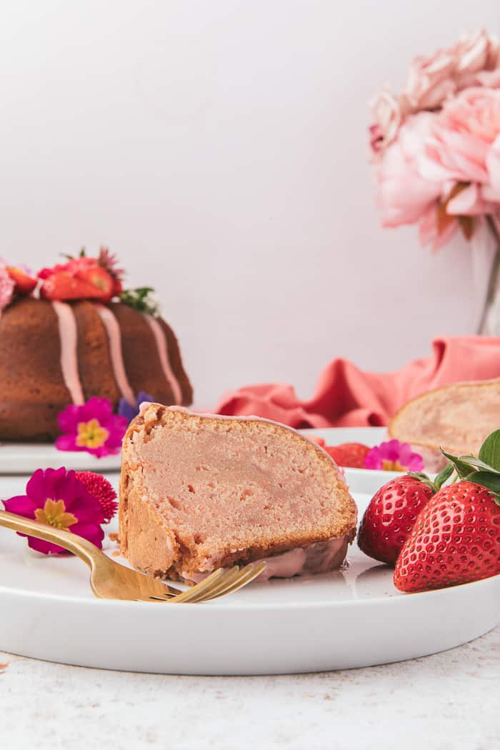 Homemade Strawberry Bundt Cake Recipe - A Latte Food