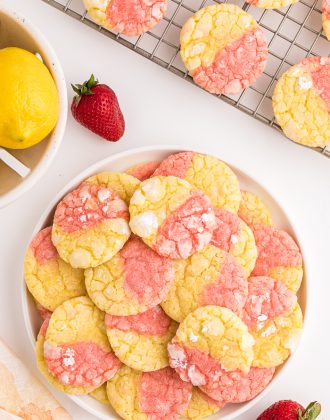 Strawberry Lemonade Cookies