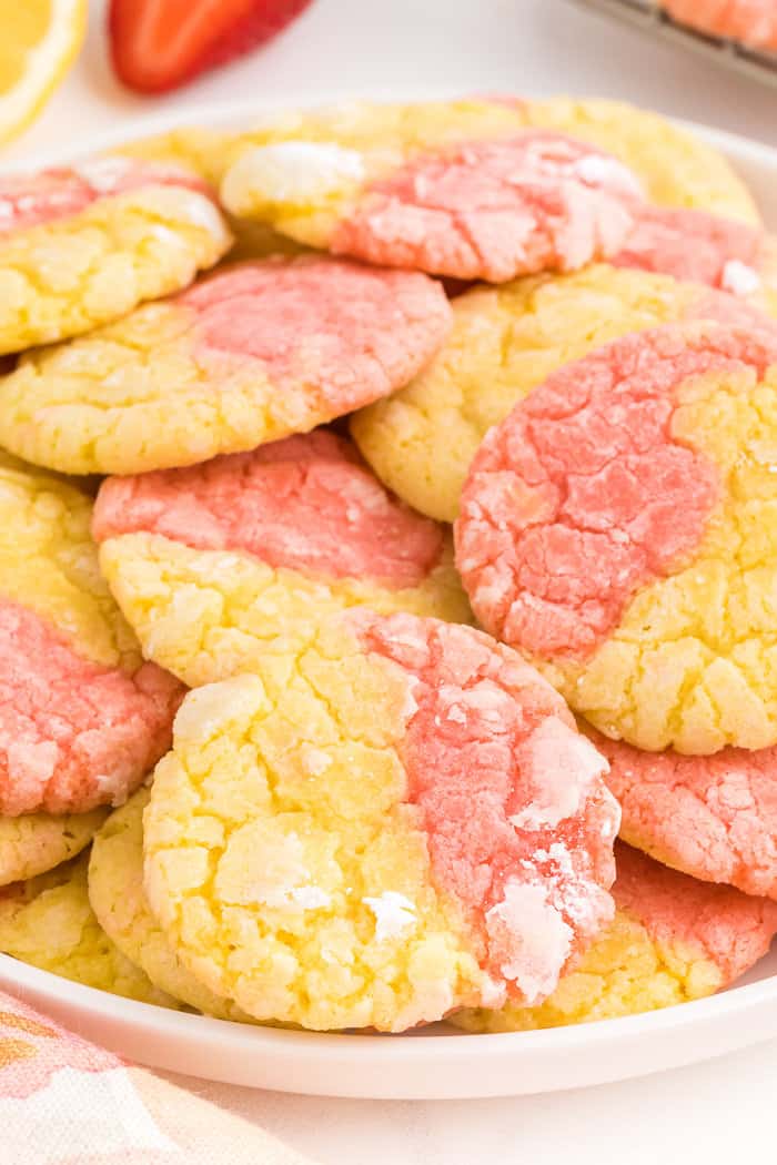 Strawberry Lemonade Cookies