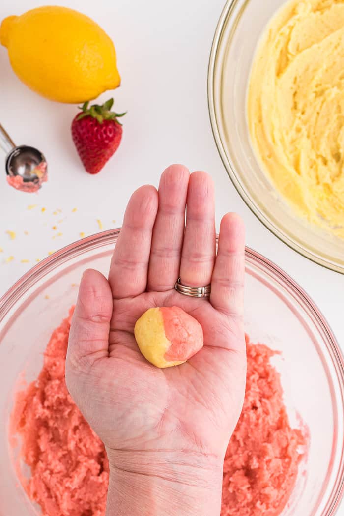 Strawberry Lemonade Cookies