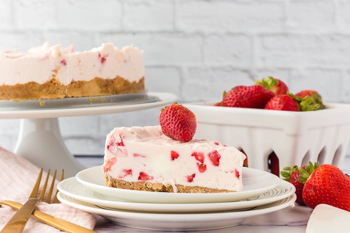 No bake strawberry cheesecake slice.