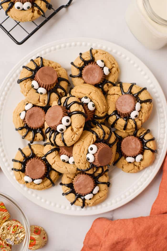 Spider peanut butter cookies on a plate