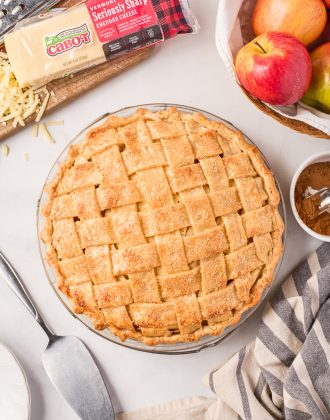 Cheddar apple pie