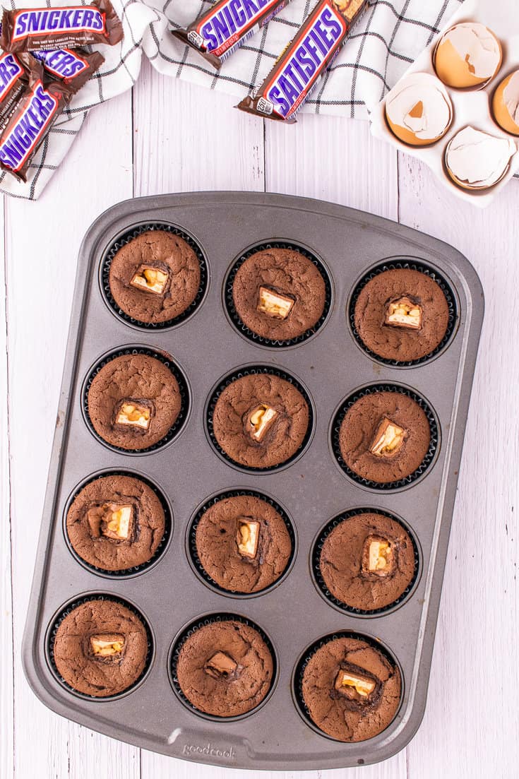 Baked Snickers Cupcakes
